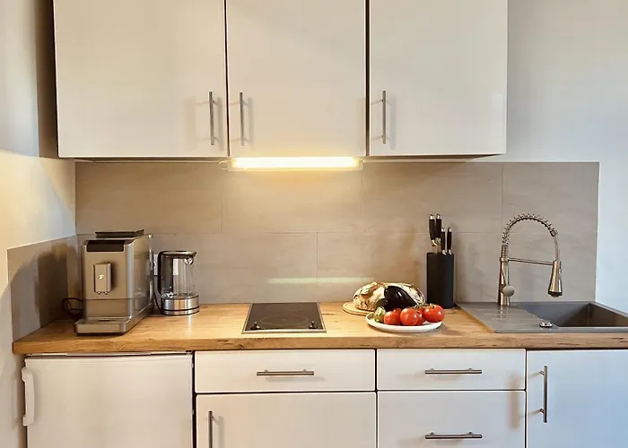 Servus Homes Schoenbrunn I Top-lage & Metro Daire